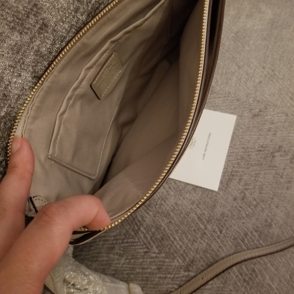 Coach Crossbody- leather - Picture 3 of 5